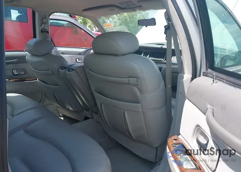 1995 Lincoln Town Car Signature/Spinnaker from USA, damaged, VIN 1LNLM82W6SY643714